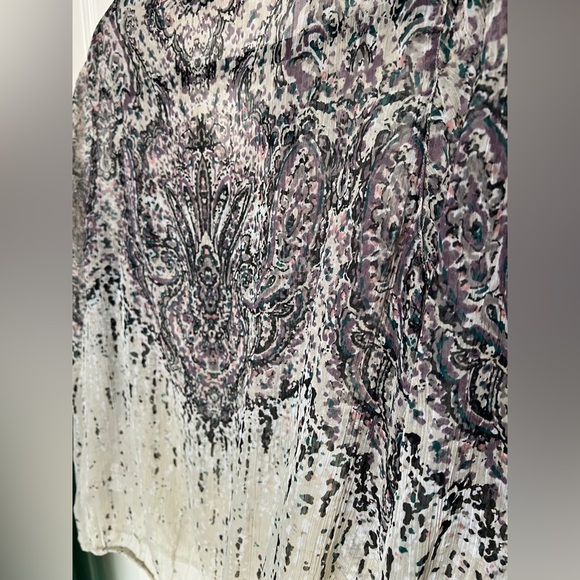 🩶 a.n.a. Sheer Paisley Blouse - Picture 7 of 13